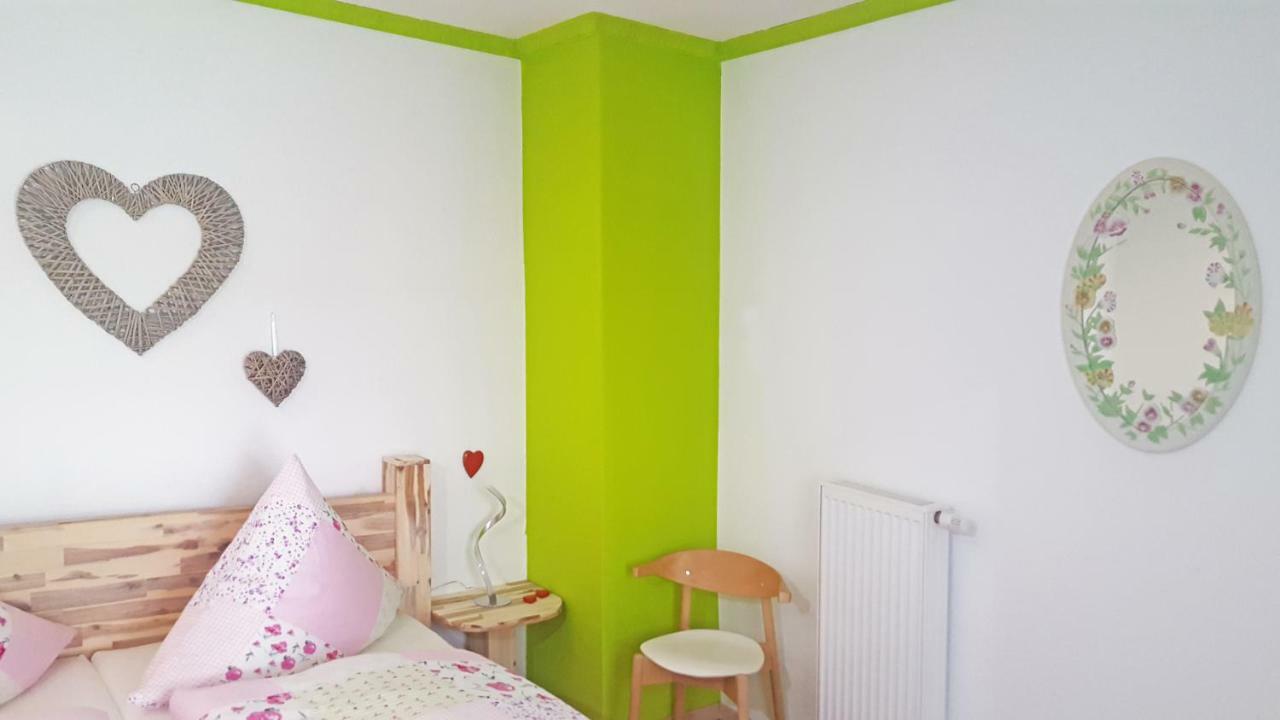 Ferienhaus Am Traumpfad Hatzenport Bagian luar foto